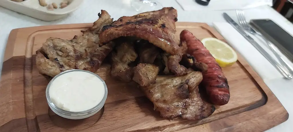 Helder Charuto_Paraíso_Malveira_recensione