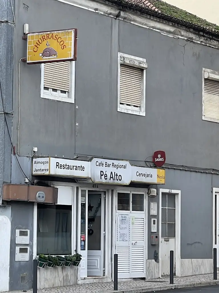 Fernanda Santos_Pé Alto_Malveira_reseña