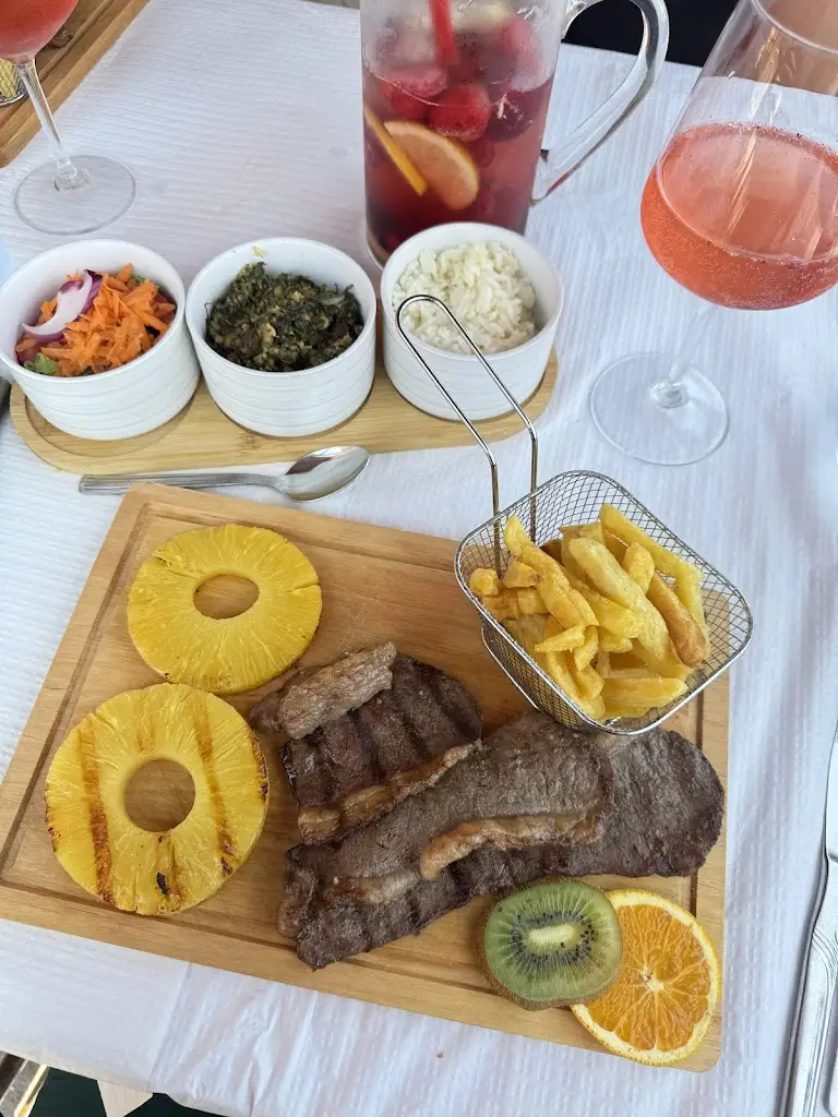 Filipa Henriques_O Caniçal_Moita dos Ferreiros_recensione