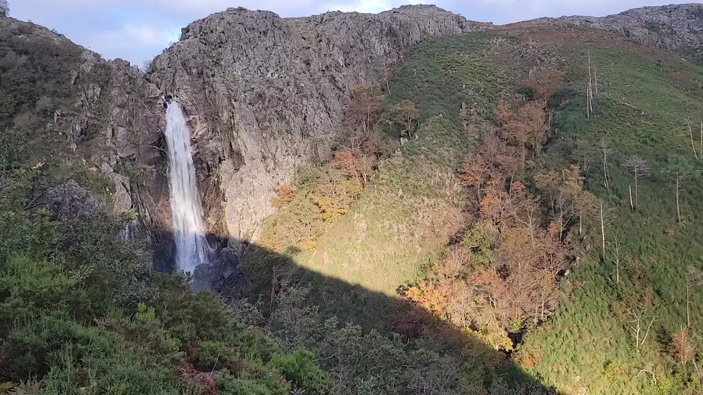 Moheimen Mohomed Jleil_Scenic spot Frecha da Mizarela_Mizarela_recensione