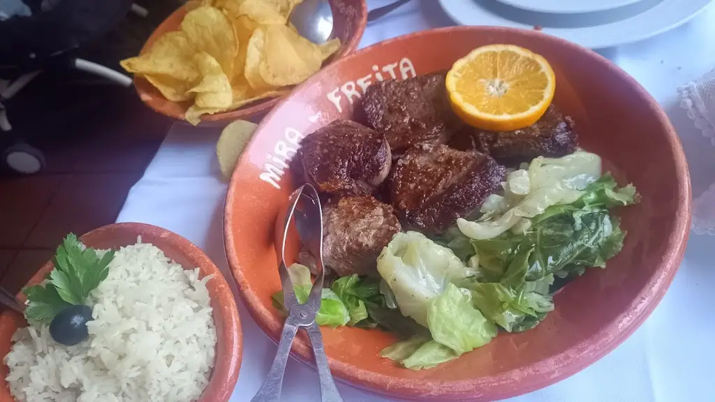 Aliye Dögen_Restaurante Mira Freita_Mizarela_recensione