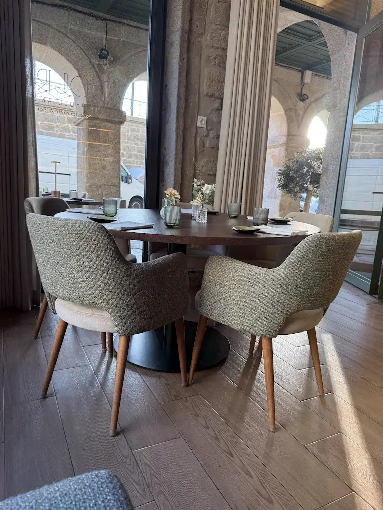 Peggy Crane_Douro by Paulo André_Miragaia_avis