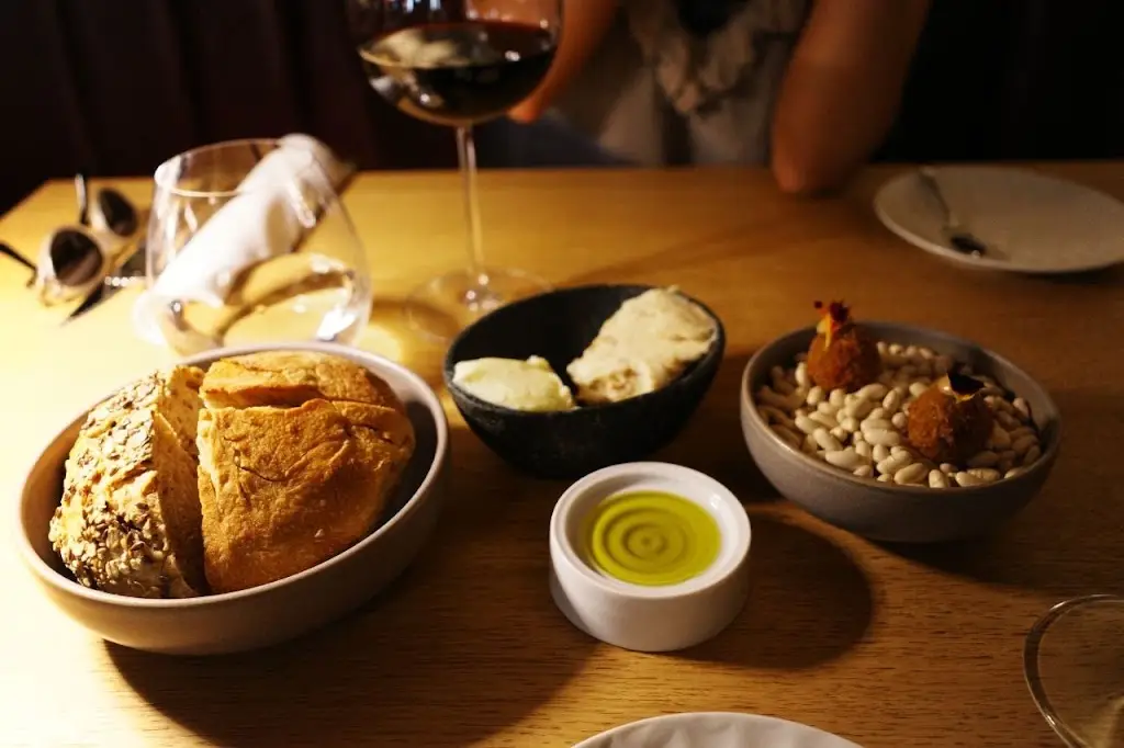 Sabrina Lichtenstein_Través_Miragaia_recensione