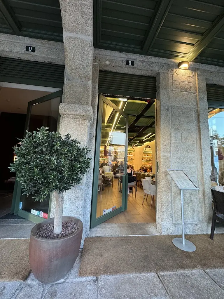 Łukasz Hajkowski_Porta Oito Petiscos & Bar_Miragaia_recensione