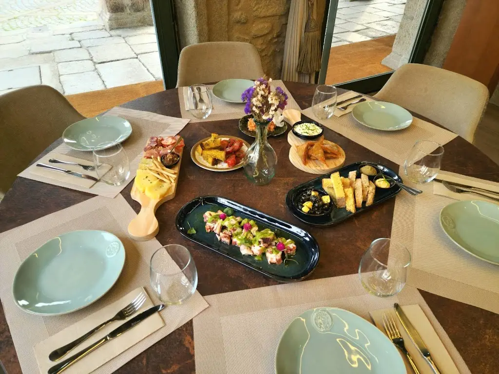 Porta Oito Petiscos & Bar_Miragaia_slider_image_1