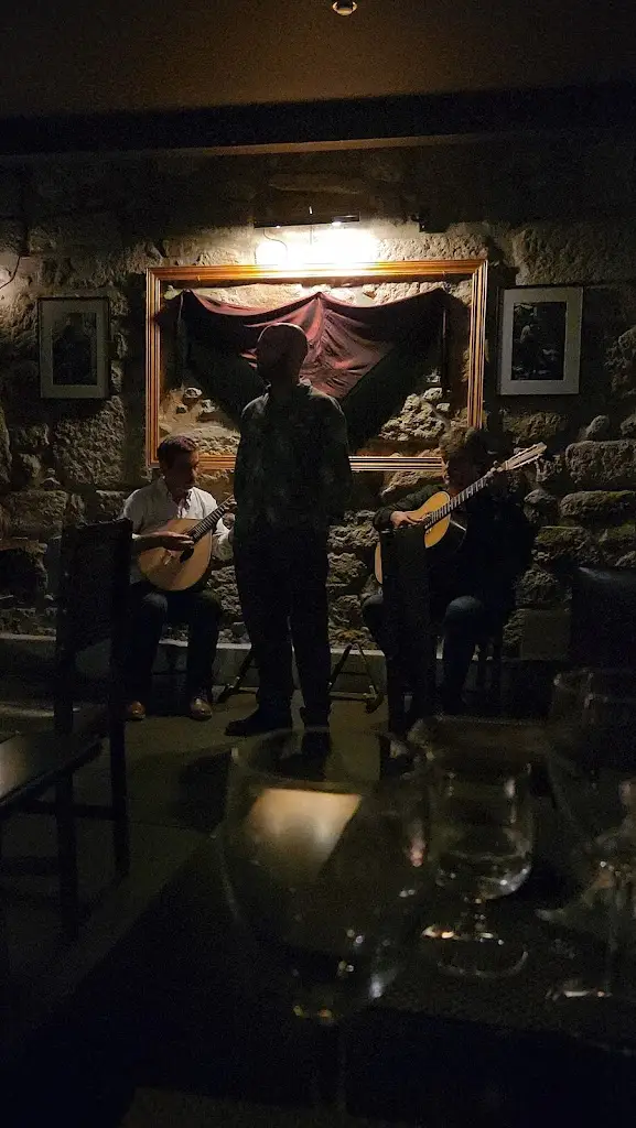 Christina F_Arcadas de São Jorge_Miragaia_recensione