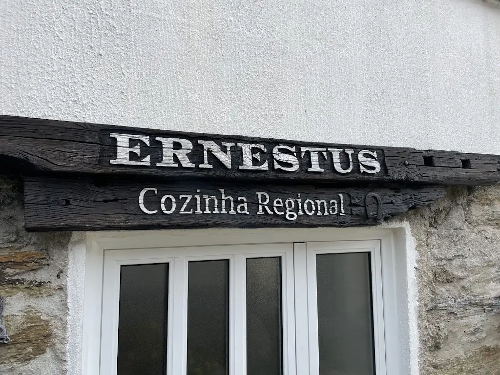 Luis Afonso_ERNESTUS - Cozinha Regional_Meios_recensione