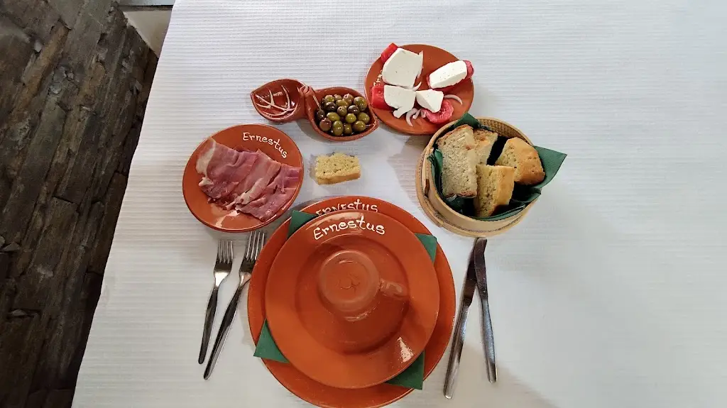 luis fernandes_ERNESTUS - Cozinha Regional_Meios_recensione