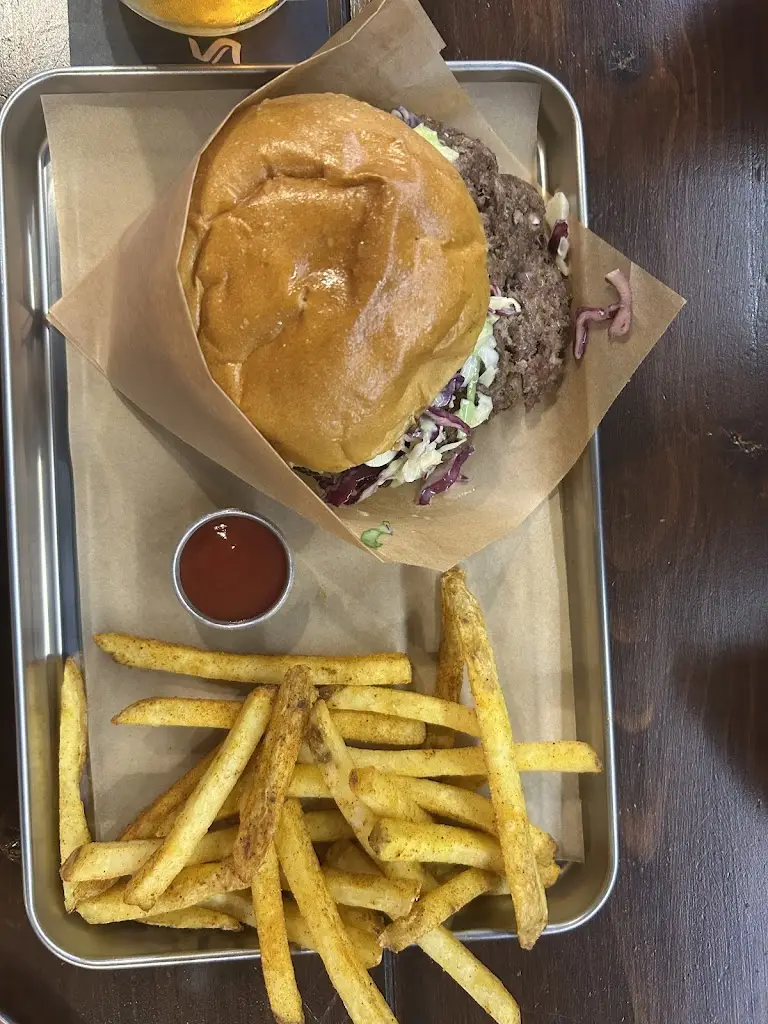 Gaby de sousa_Mimo's Smoke House_Meios_recensione