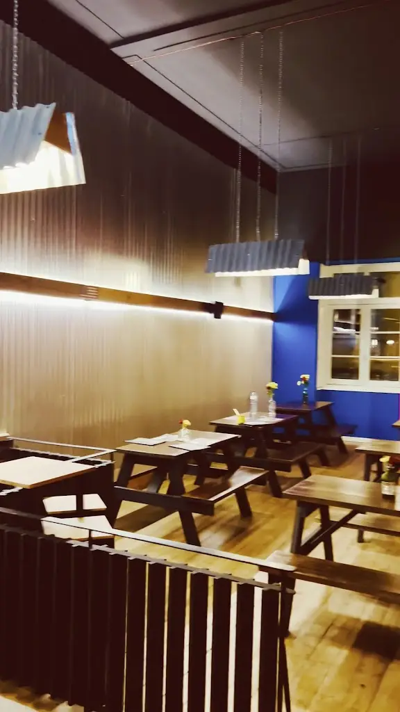 Mimo's Smoke House_Meios_slider_image_2