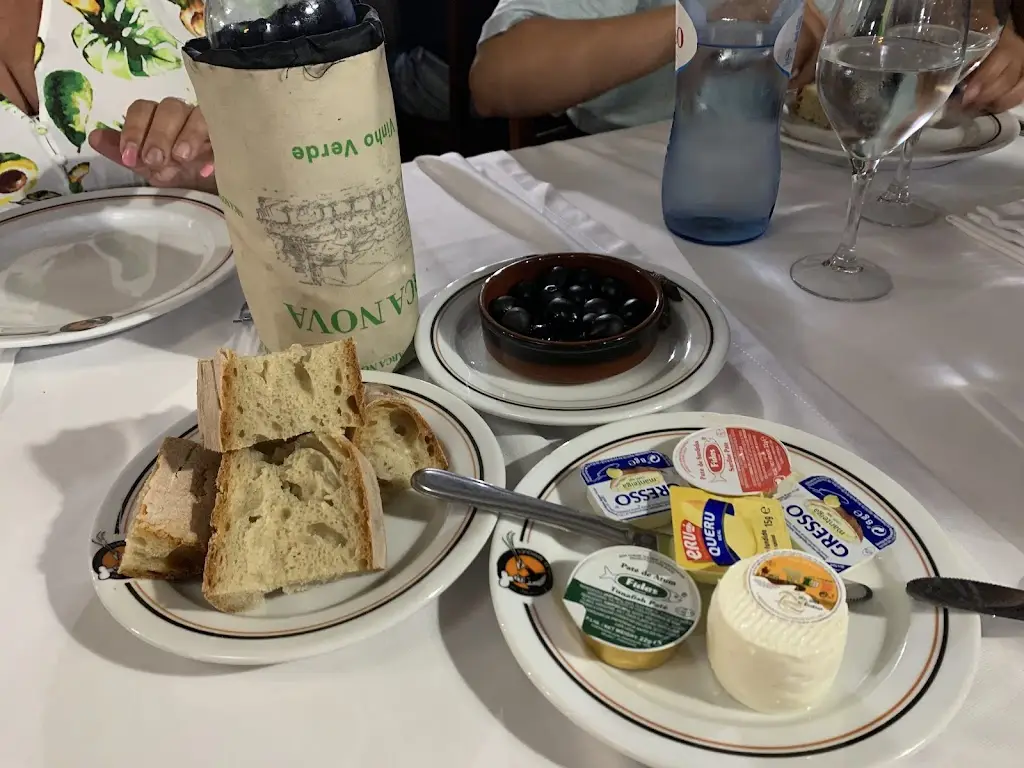 Veronica Rondinone_Abílio Marques_Meios_recensione