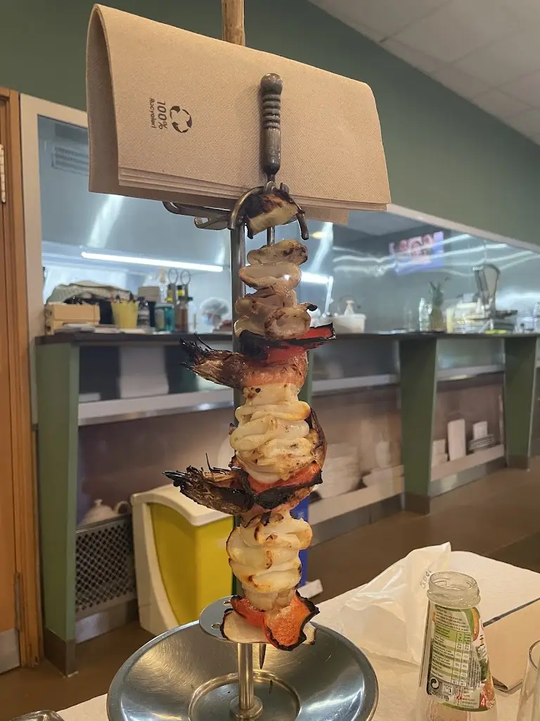 Martijn Han_Café-restaurante Midobar_Meios_recensione