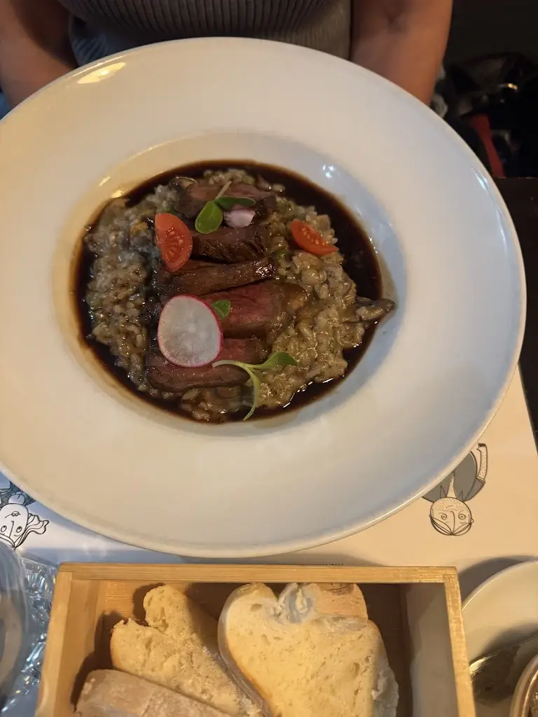 Michael Bielamowicz_Restaurante O Bairro_Meios_reseña