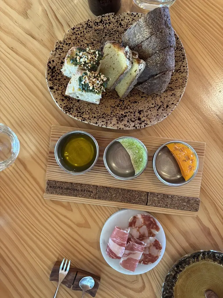 Sandy Costa - (416) 998-9473_Herdade do Esporão Restaurant_Meios_recensione