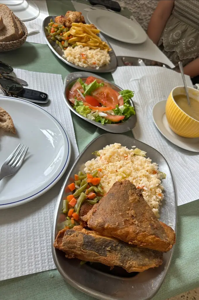 Pascal K._Restaurante Sabores da Carvalha_Minhocal_reseña