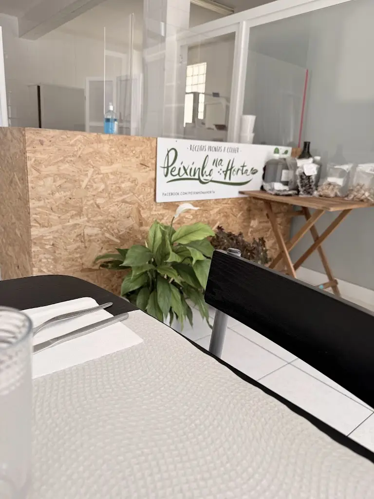 Jéssica Valdozende_Peixinho na horta_Minhocal_review