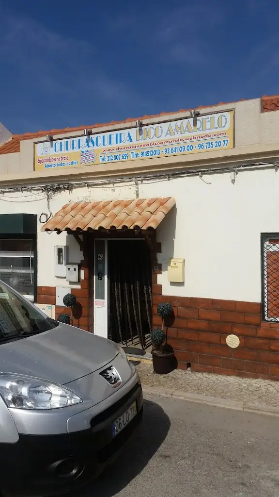 Bico Amarelo_Moita_slider_image_1