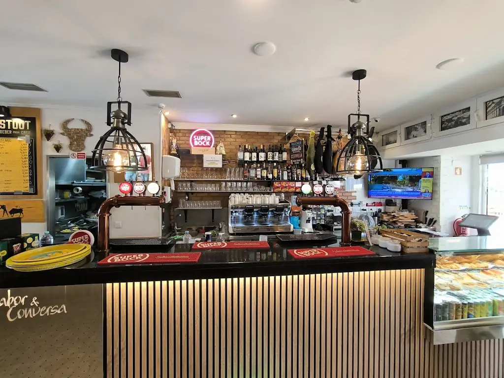 Flavor Coffee and Conversation_Moita_slider_image_2