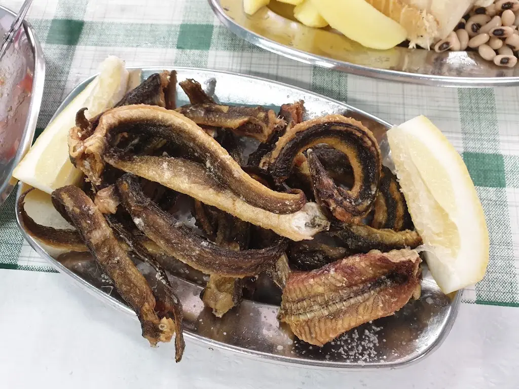 Tasquinha das enguias restaurante en Monte Redondo