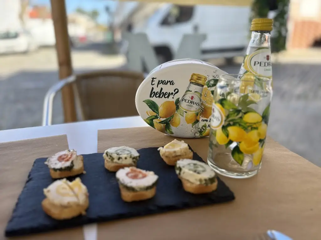 Chantal Oprins_Mina-Tapas & Drinks_Moledo_recensione