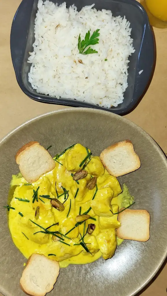 Zuzz Jędrusik_Mina-Tapas & Drinks_Moledo_recensione