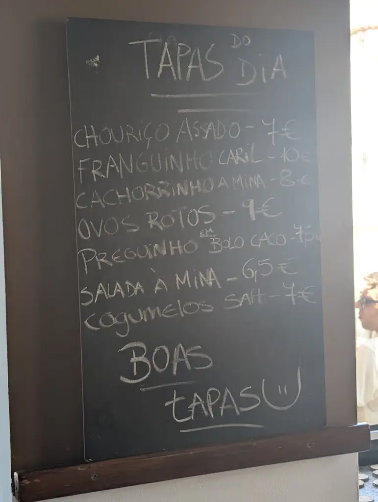 Carla Mitchell_Mina-Tapas & Drinks_Moledo_recensione