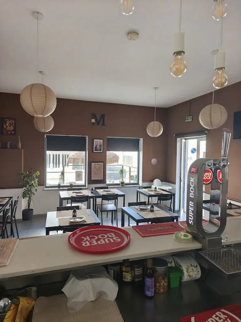 Mina-Tapas & Drinks restaurante en Moledo