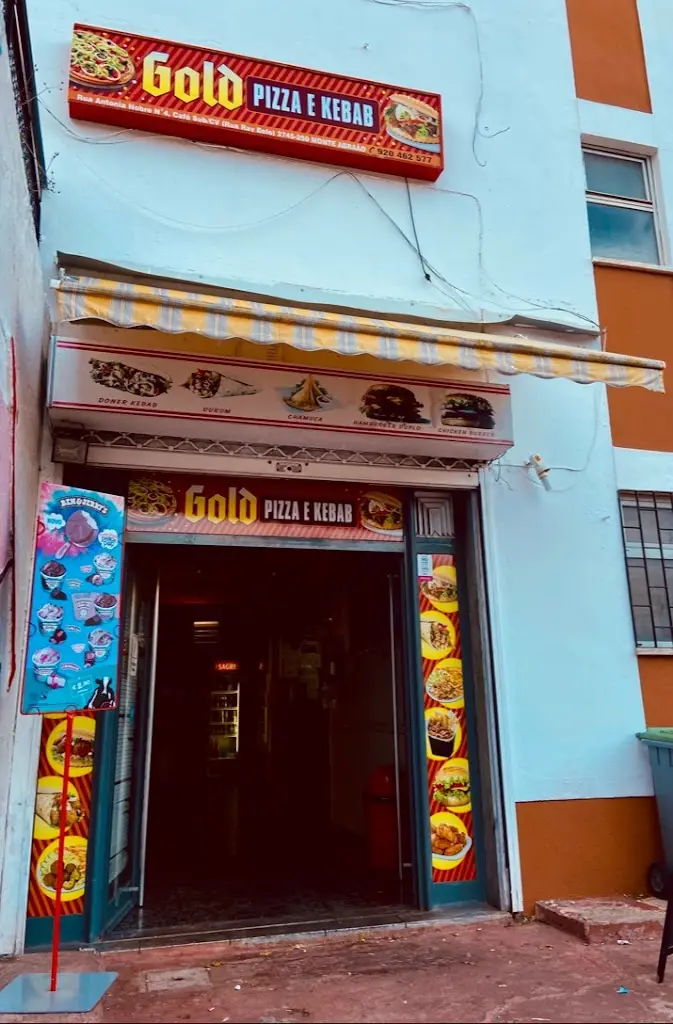 Gold pizza e kebab ristorante a Monte Abraão