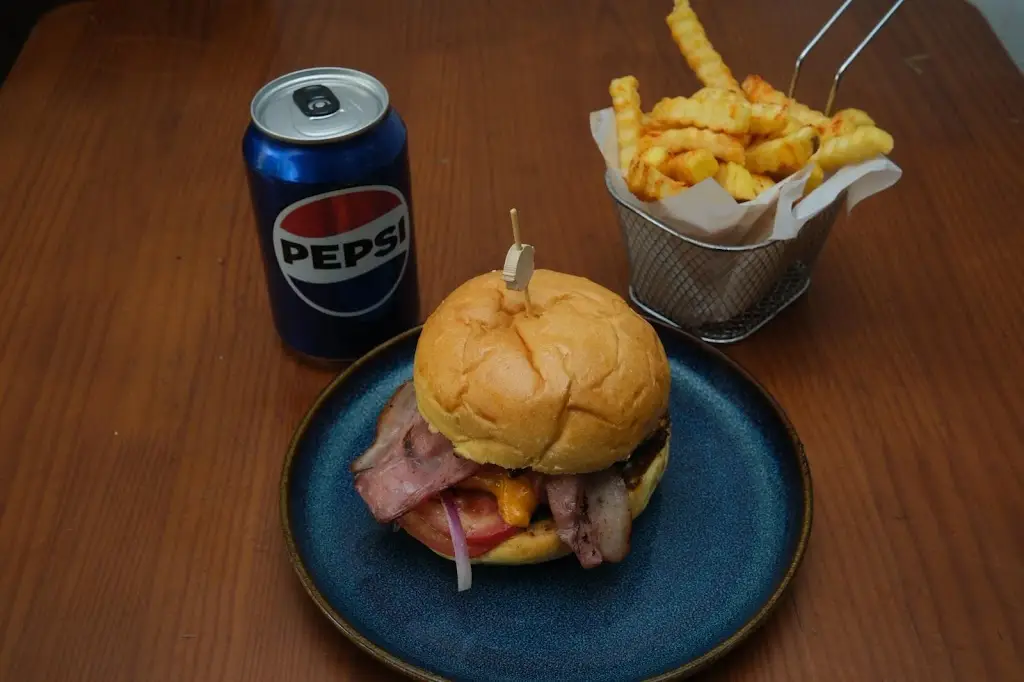 Bite & Bloom ristorante a Monte Abraão