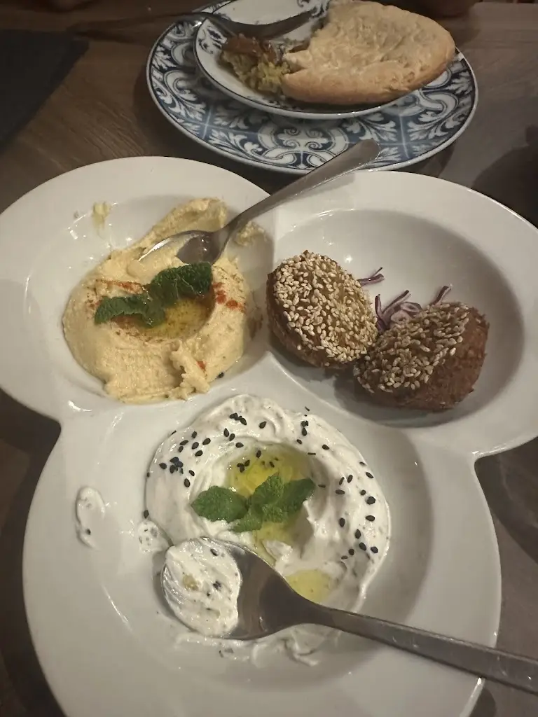 Eon B_Tayybeh_Moscavide_recensione