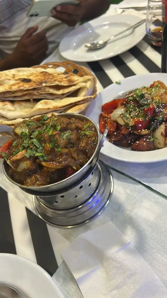 Vikas Thakur_Bem-Vindo_Moscavide_review