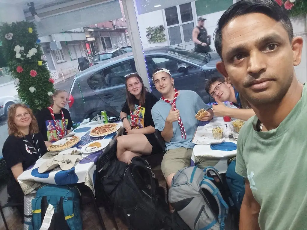 ALI AHMED RAUSHAON_Aysha Pizzaria & Kebab_Moscavide_recensione