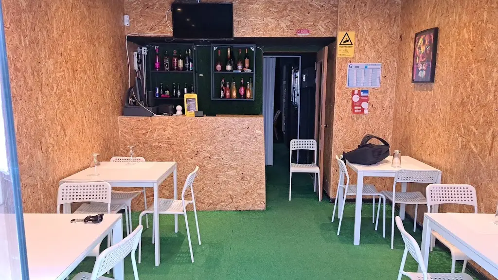 Mimba's African Cuisine_Moscavide_slider_image_1