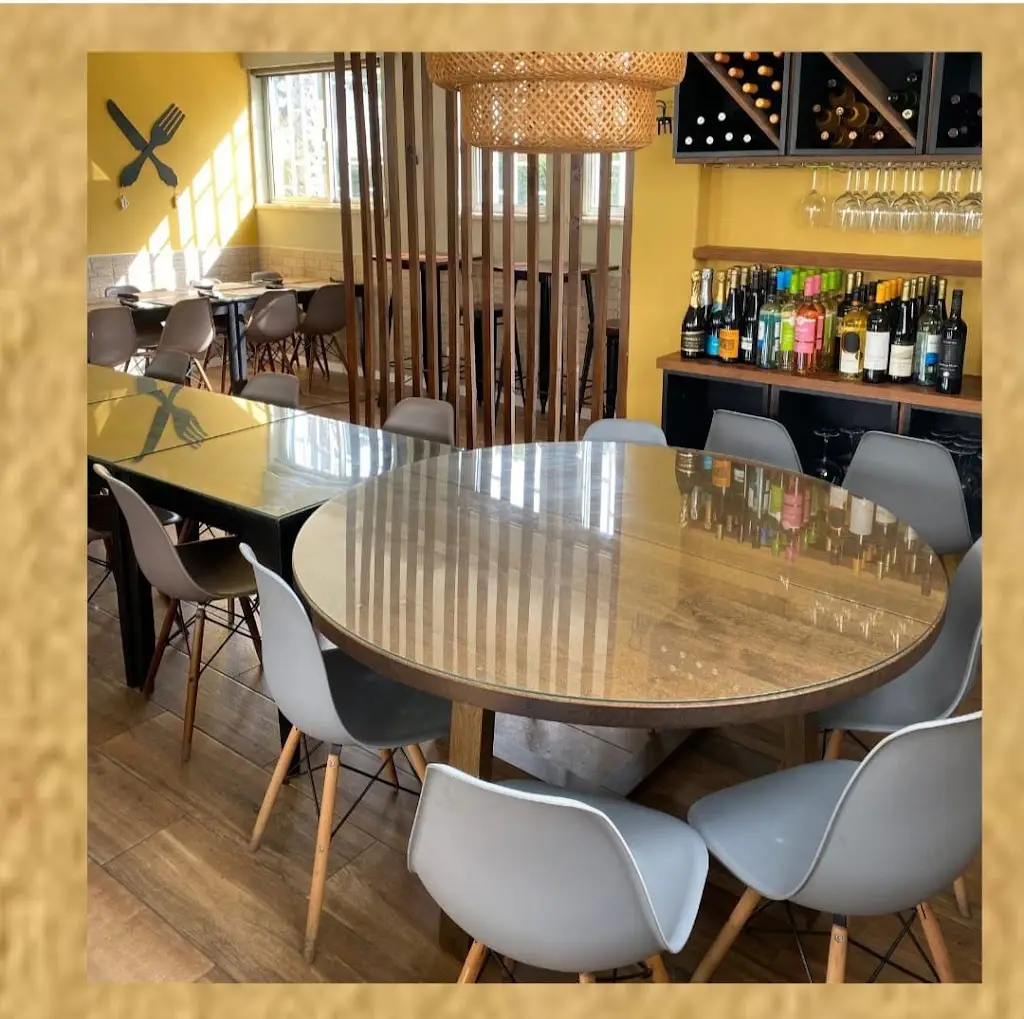 A Sede Petisqueira restaurant in Oeiras