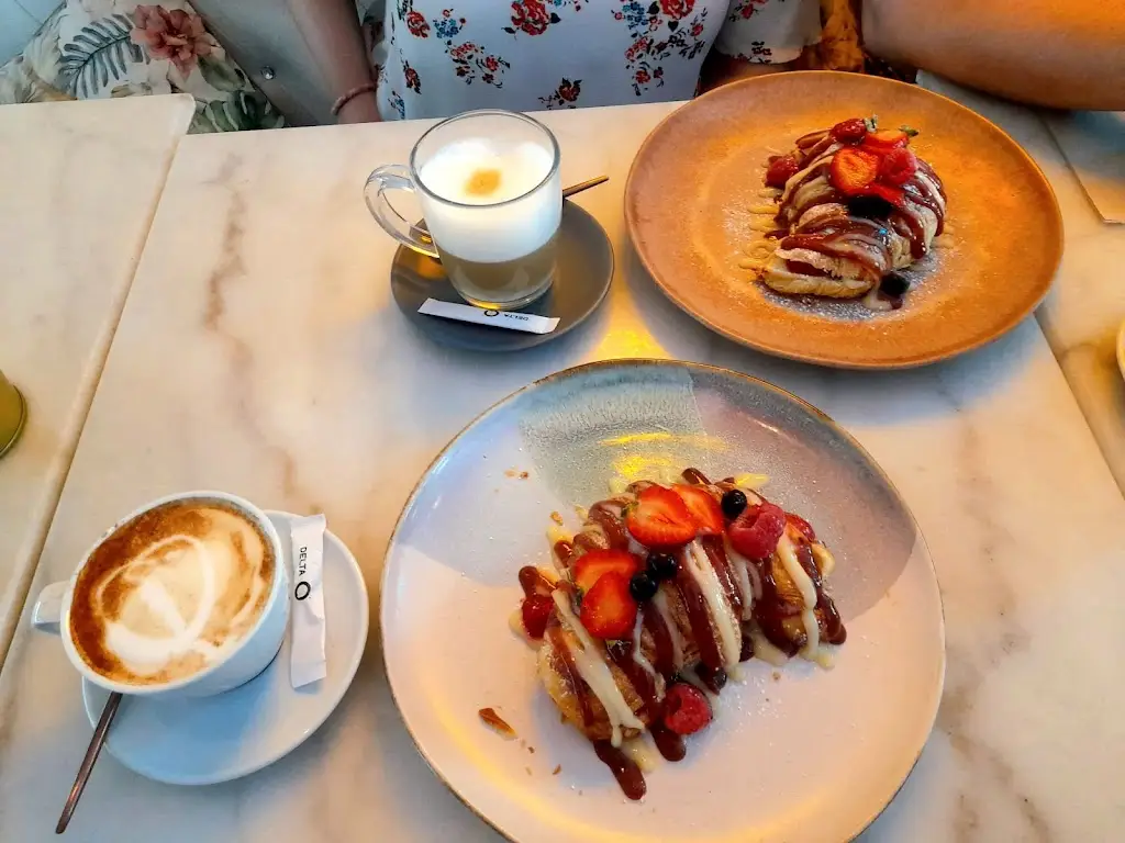 Caverna Brunch & Cocktails Odivelas_Odivelas_slider_image_2