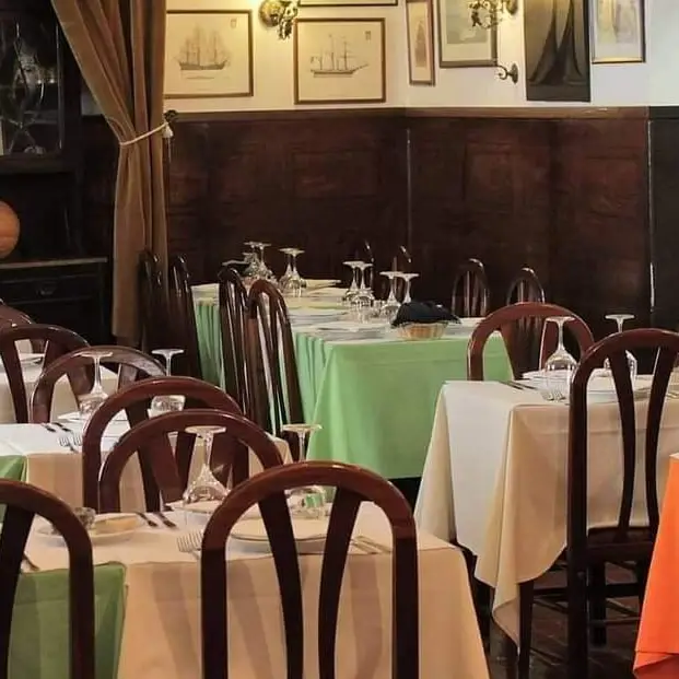 Marítima ristorante a Paço de Arcos