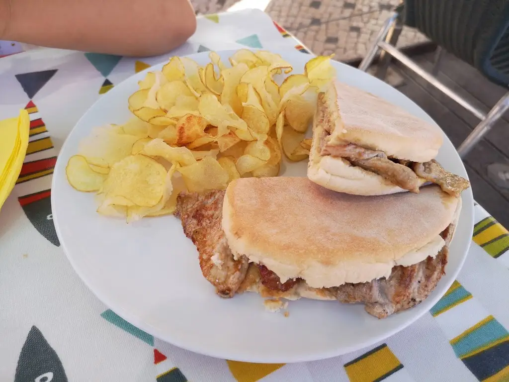 Rui Antunes_Tasquinha da Vila_Paço de Arcos_recensione