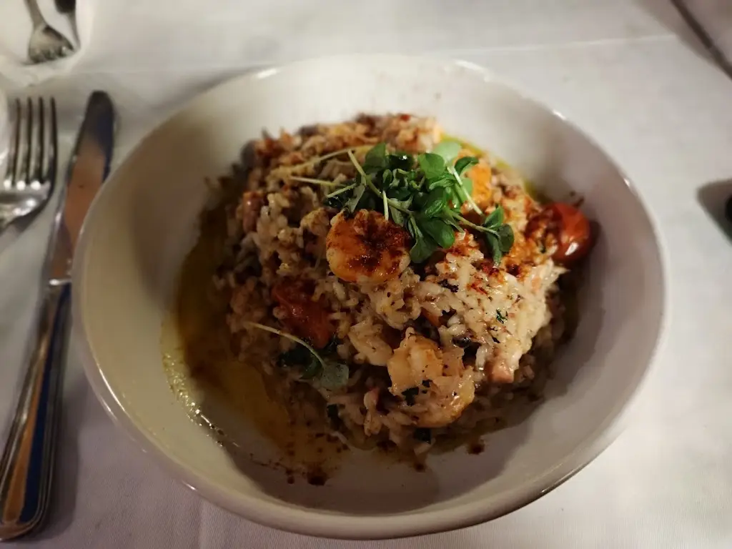 Urszula Prosser_Pátio Antico_Paço de Arcos_recensione