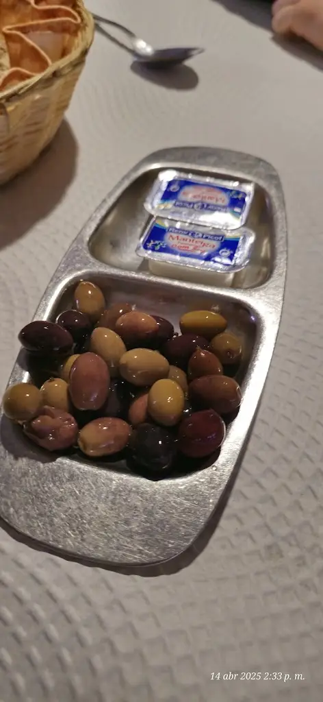 Ángel Luis Gonzalez Sánchez_Restaurante O Serrano_Porto da Carne_review