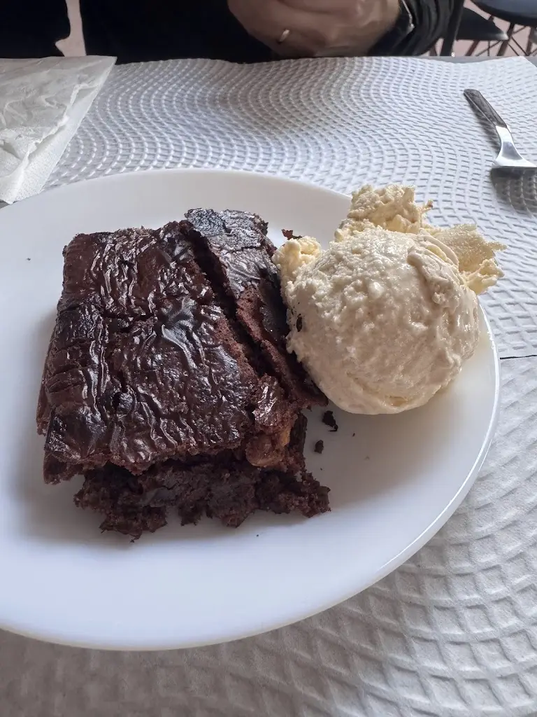 Ipek Pawlowska_Pizza da Torre - Portugal_Ponte do Rol_recensione