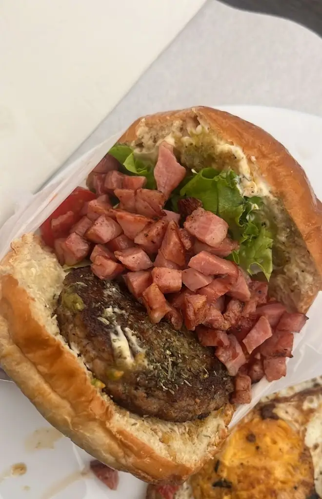 Erikaa Alvela_Pizza da Torre - Portugal_Ponte do Rol_recensione