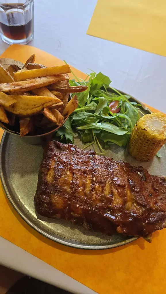 Cassia Shakti Šamotailo_Restaurant Olhar do Campo_Prazeres_review