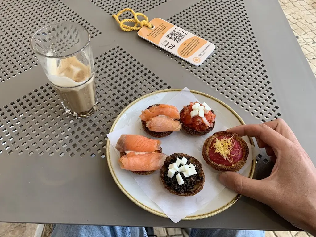 Руслан Тютюнник_Galã Theatre & Bakery_Penha de Águia_recensione