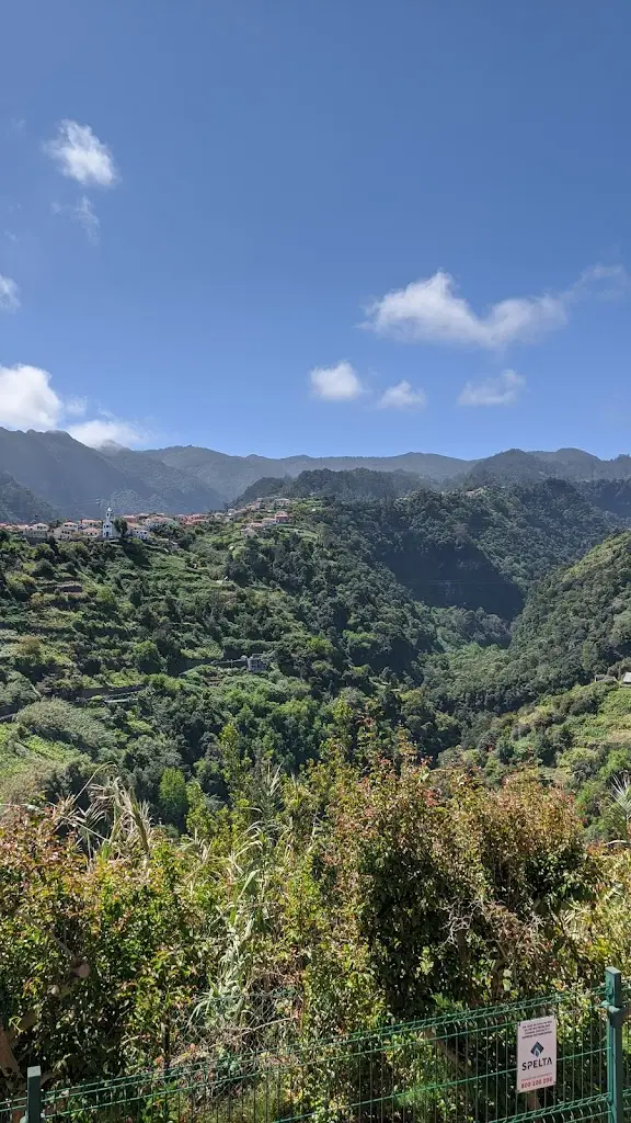 Gergo “Coach G.” Jonas_Casa de Chá_Penha de Águia_recensione