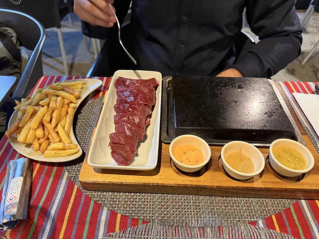 Cristina Dinca_O casco_Penha de Águia_review