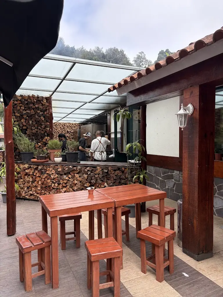 Hanna Stelmakh_Arraial do Ribeiro Frio_Penha de Águia_recensione