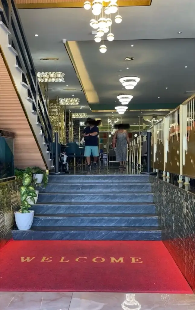 Pieter Madsen_Oye Restaurante Buffet_Póvoa de Santa Iria_recensione