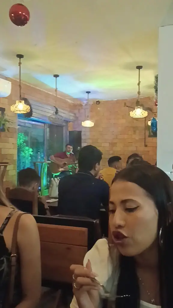 Boh! Italian Grill_Queijas_slider_image_2