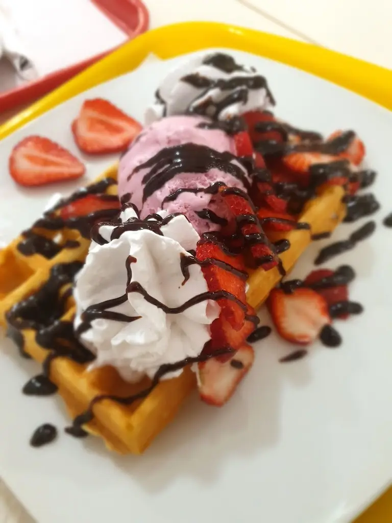 Leila Matos_Genev crep_Ranhados_review