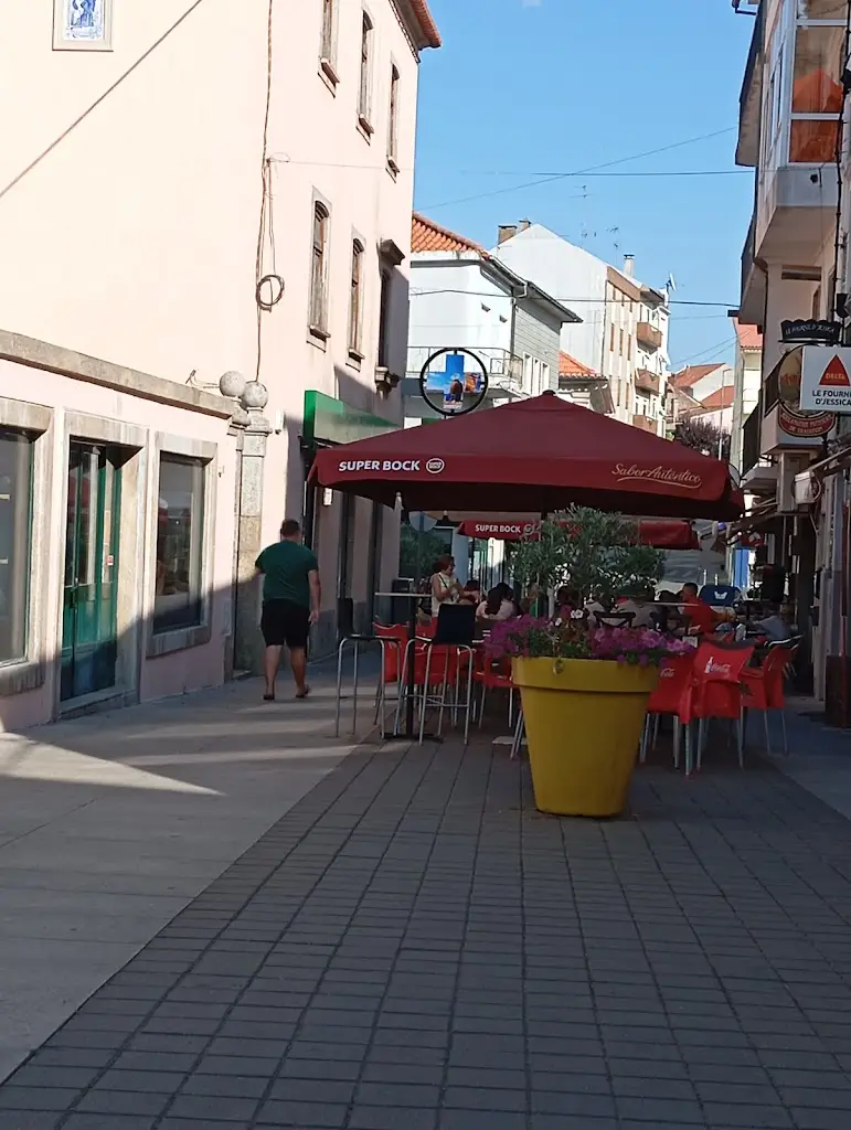 Sofie Guimarães Glutermann_Girassol_Sabugal_recensione